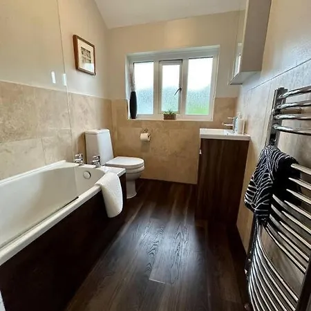 Stunning 5 Bed House In Chapel Allerton, Sleeps 9 Leeds  Exterior photo