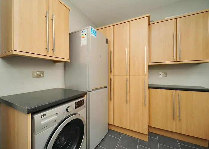 Stunning 5 Bed House In Chapel Allerton, Sleeps 9