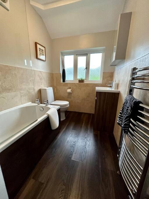 Stunning 5 Bed House In Chapel Allerton, Sleeps 9 Leeds (West Yorkshire)