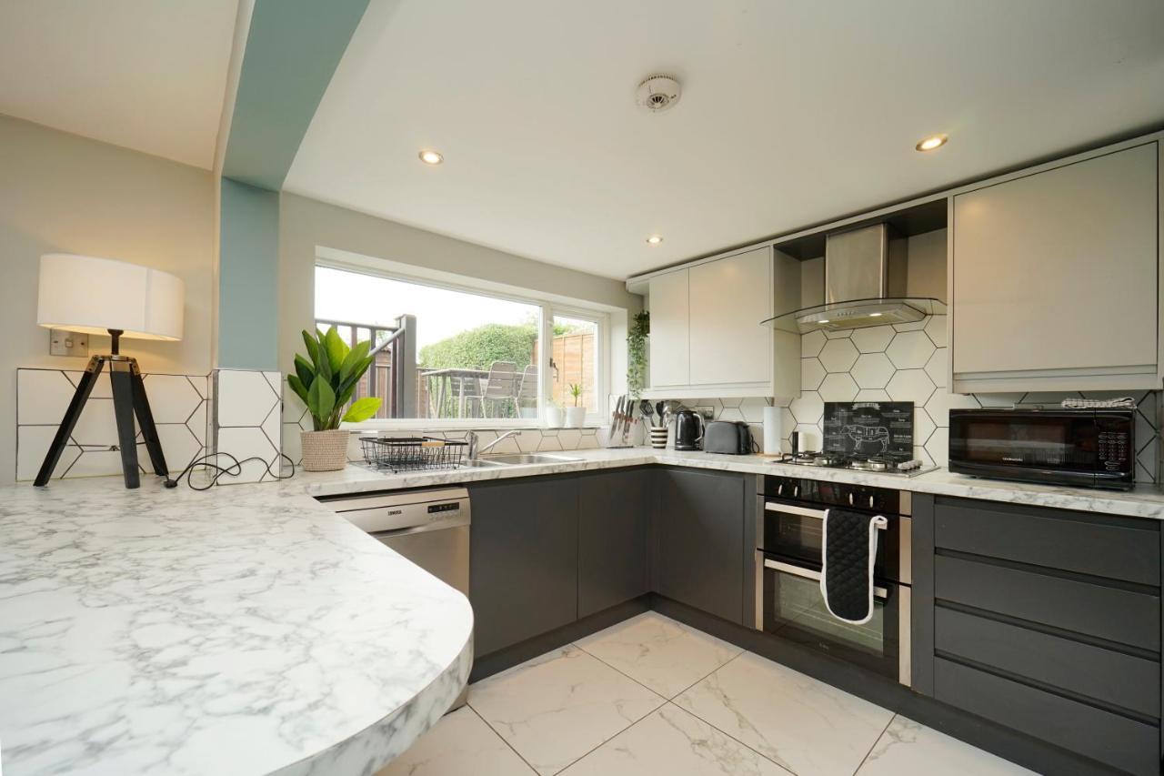 Stunning 5 Bed House In Chapel Allerton, Sleeps 9 Holiday home Leeds (West Yorkshire)