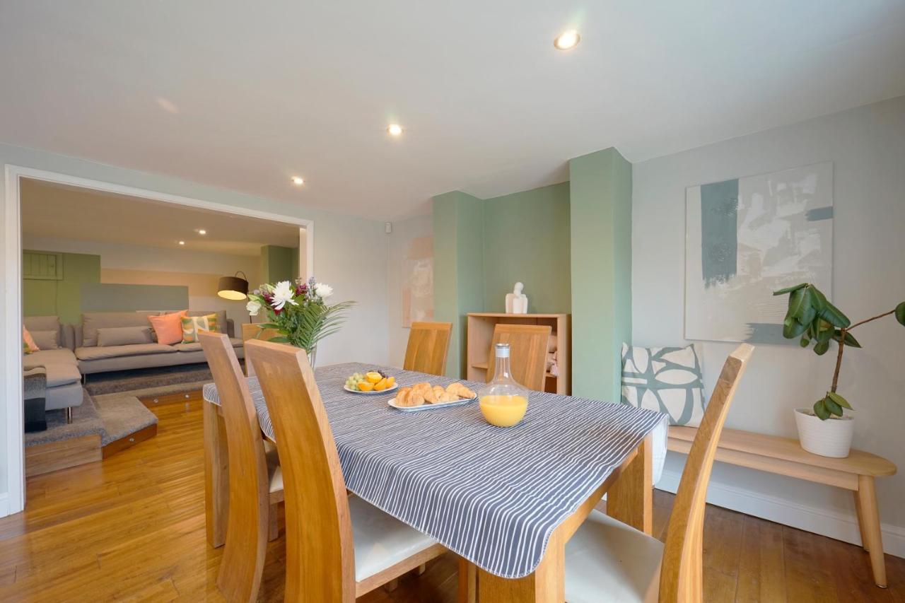 Stunning 5 Bed House In Chapel Allerton, Sleeps 9 Leeds (West Yorkshire)